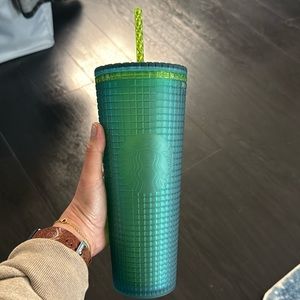 Starbucks tumbler grid